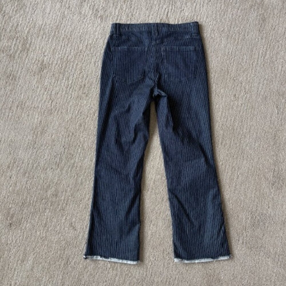 Wit & Wisdom Women's Wide Leg Jeans with White Pinstripe in Perfect Condition - Picture 2 of 3
